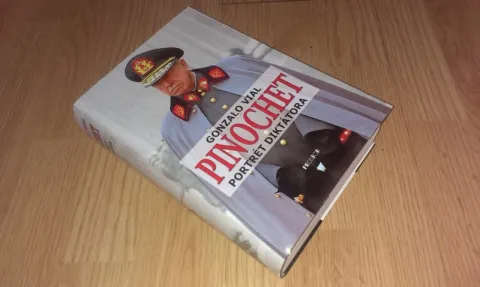 PINOCHET - portrét diktátora  — fotka 2
