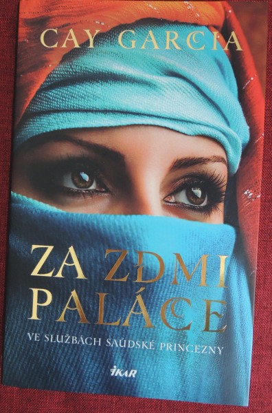 Za zdmi paláce
