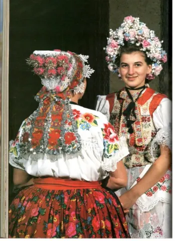 Slovenské a české tradičné kroje--Jitka Staňková Ludvík Baran — fotka 3