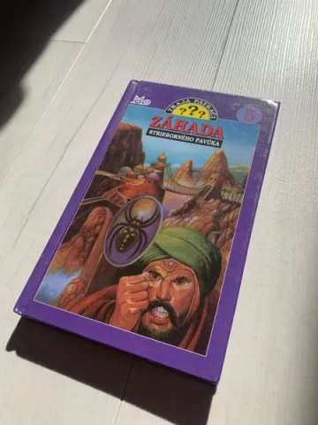 Traja pátrači- Záhada strieborného pavúka