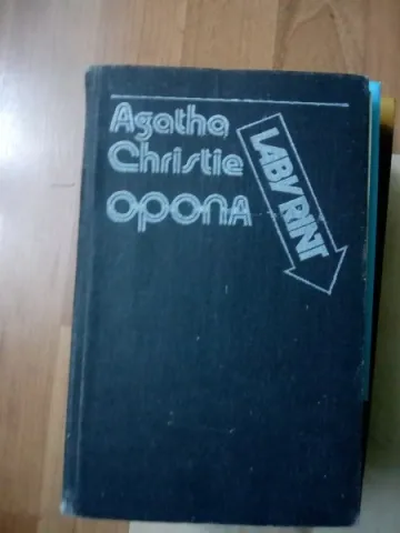 Opona
