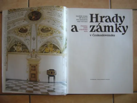 HRADY A ZAMKY V ČESKOSLOVENSKU — fotka 4