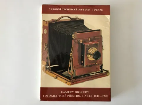 Kamery obskury - fotografické přístroje z let 1840-1940