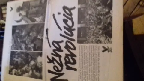 Noviny Verejnosť.Historické prvé císlo. — fotka 2