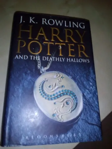 Harry Potter   and the deathly hallows